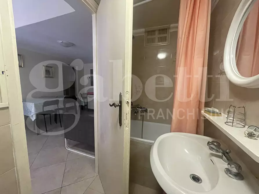 Immagine 13 di Appartamento in vendita  in Via Indipendenza, vico 13, 3 a Gaeta