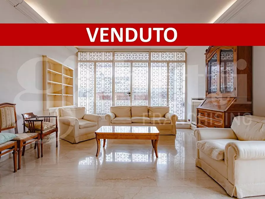 Immagine 1 di Attico in vendita  in Via Napoleone Colajanni a Roma