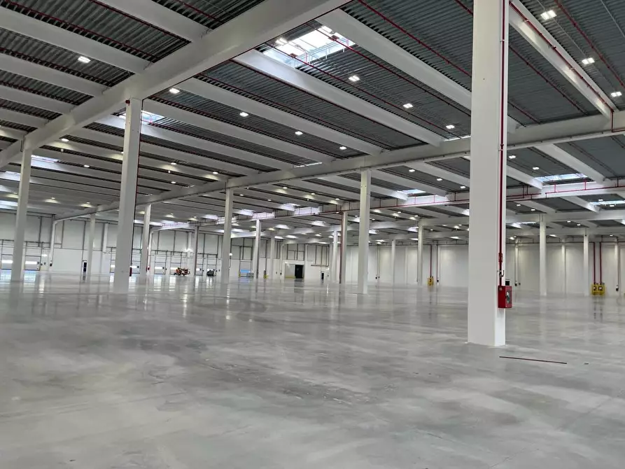 Immagine 4 di Capannone industriale in affitto  in Via fontana del visciolo, 3 a Anagni