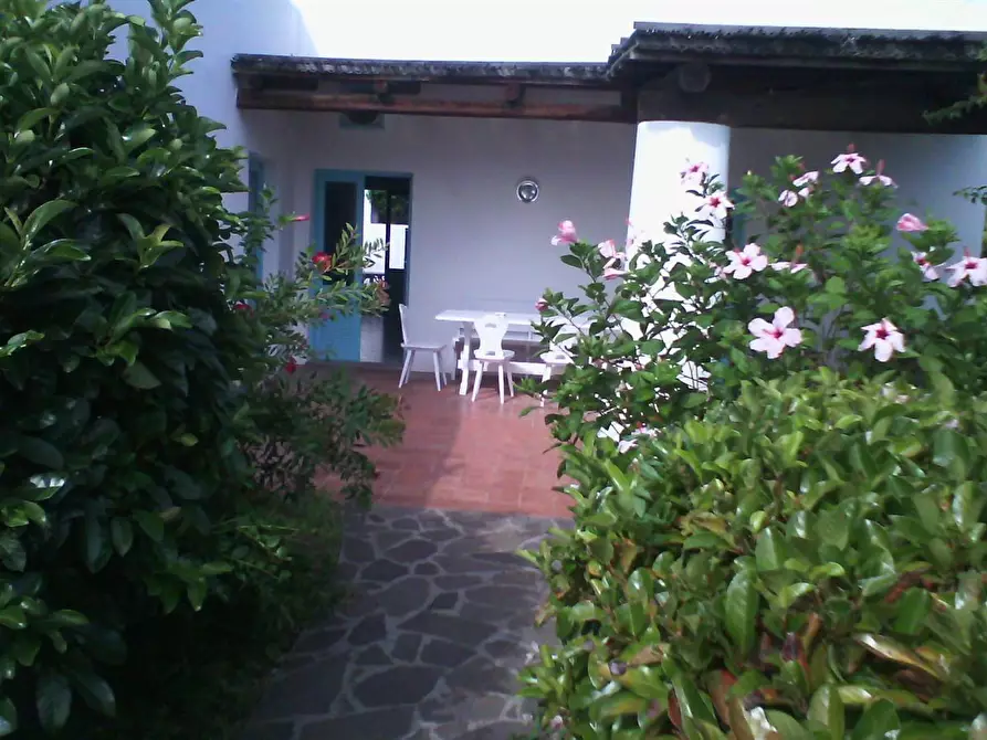 Immagine 4 di Villa in vendita  in Via Umberto I Salina, sn a Santa Marina Salina