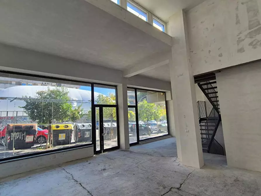 Immagine 3 di Negozio in affitto  in Via Vaglia, 7/9 a Roma