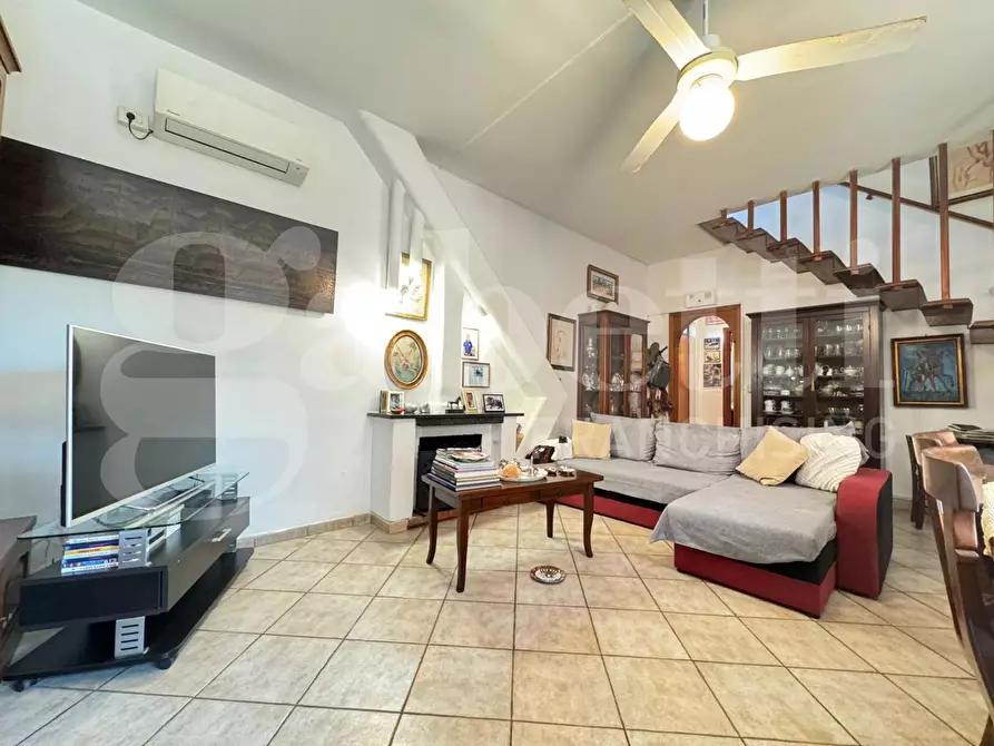 Immagine 9 di Casa trifamiliare in vendita  in Viale perseo, 27 a Ardea