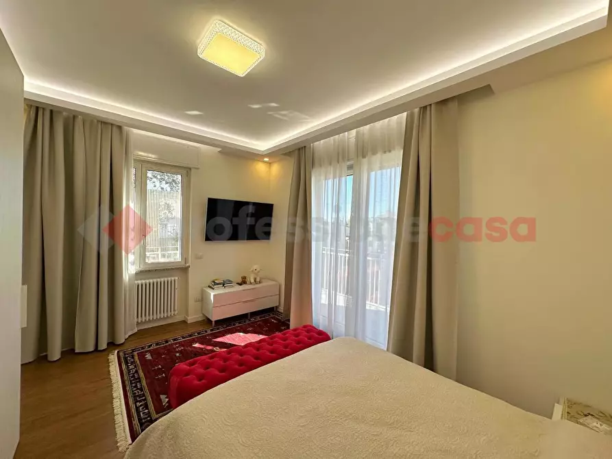 Immagine 33 di Villa in vendita  in Via Delle Robinie a Opera