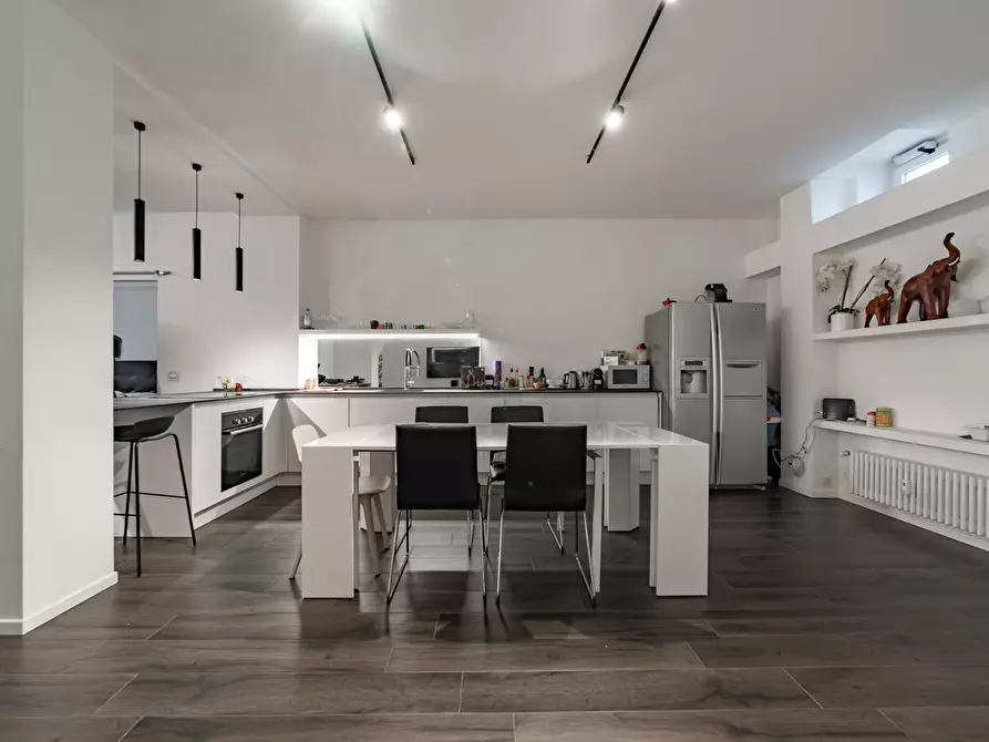 Immagine 12 di Loft/Open space in vendita  in Via Washington, 81 a Milano