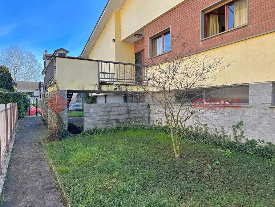 Immagine 6 di Villa in vendita  in Via Delle Robinie a Opera