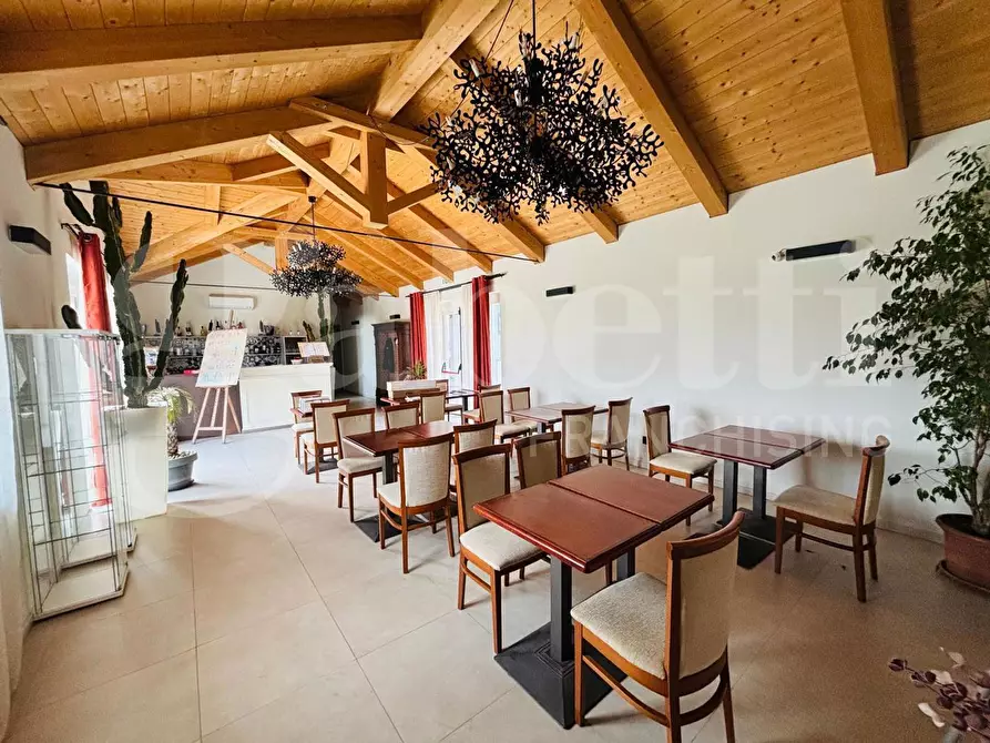 Immagine 41 di Rustico / casale in vendita  in Via Agostino Morando a Roddi