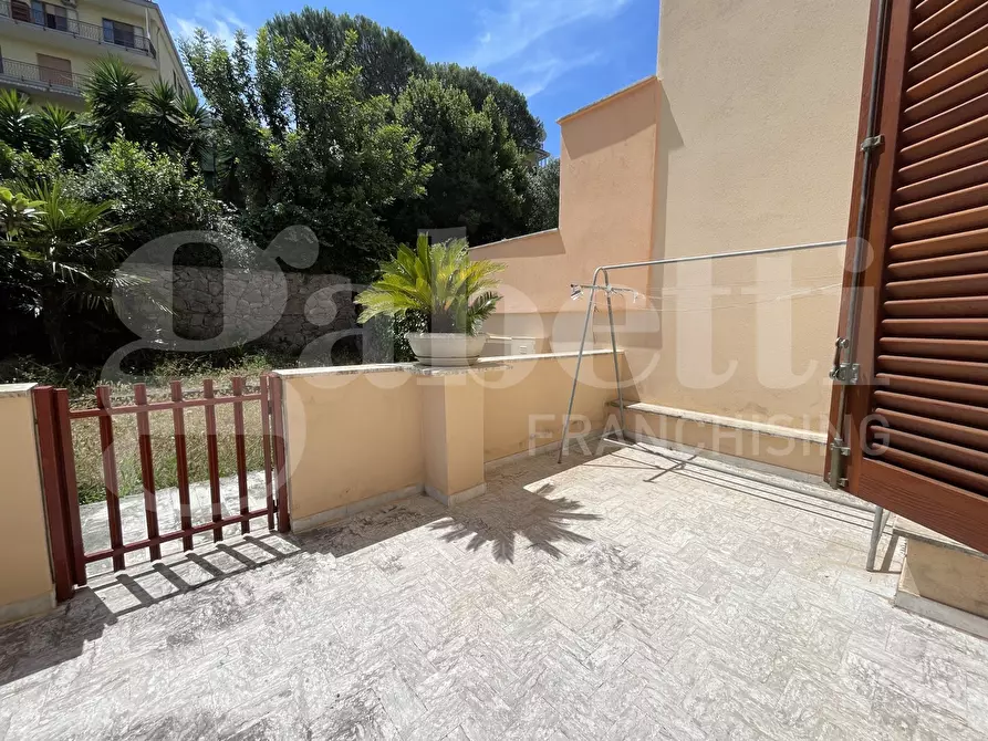 Immagine 30 di Casa trifamiliare in vendita  in Via Calegna, 51 a Gaeta