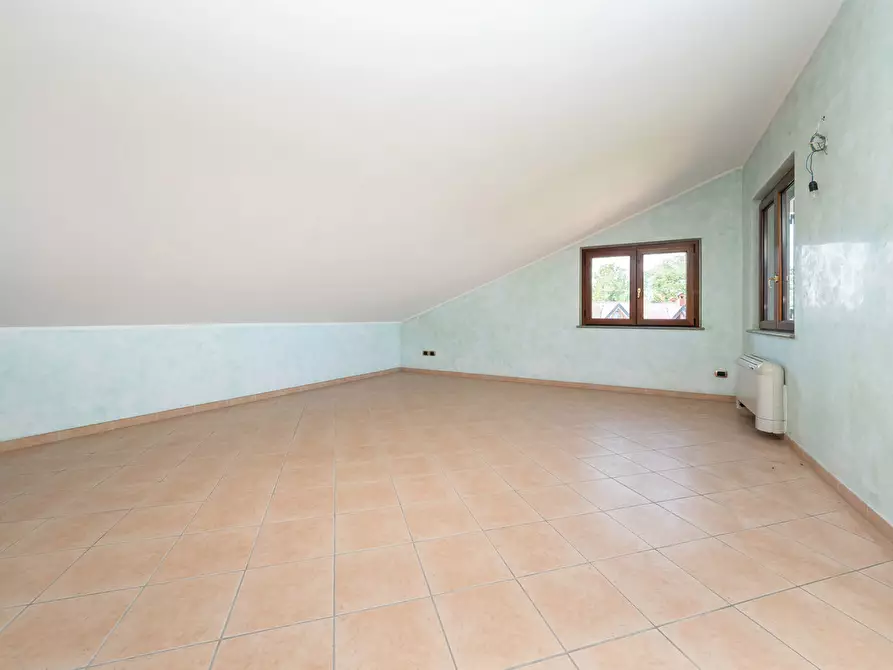 Immagine 26 di Villa in vendita  in Viale Veneto a Orbassano