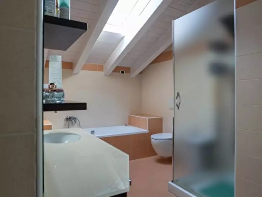 Immagine 17 di Appartamento in vendita  in Via Maddalena, snc a Lurago D'erba