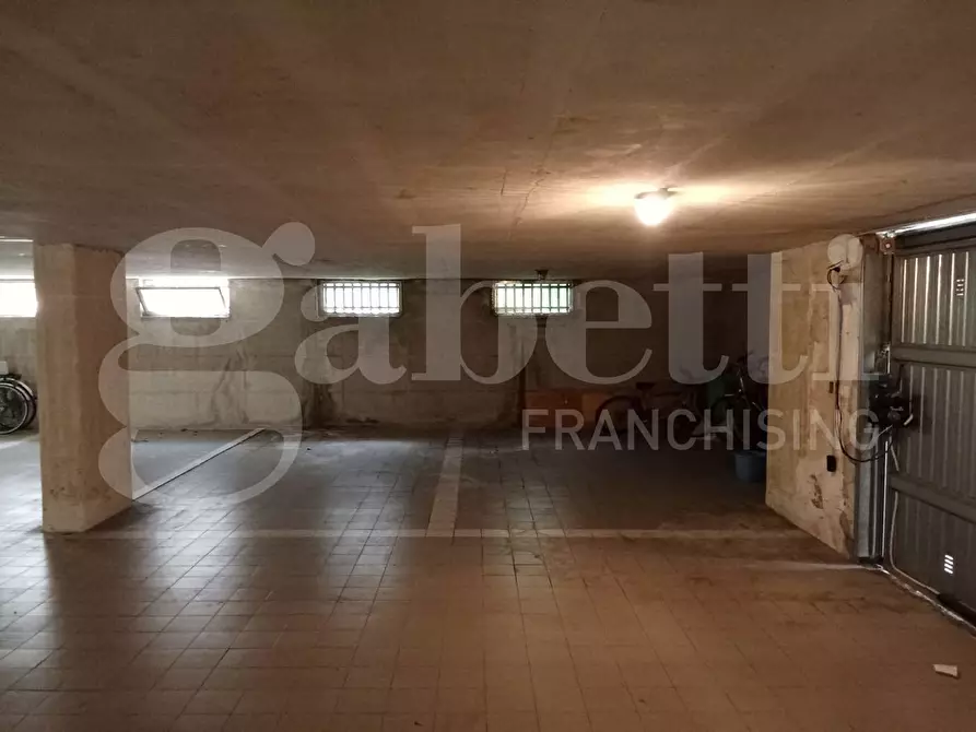 Immagine 3 di Box auto in vendita  in Via Archimede, 73 a Tortoreto