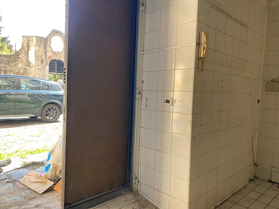 Immagine 2 di Negozio in vendita  in Via bruno Buozzi, 15 a San Giorgio A Cremano