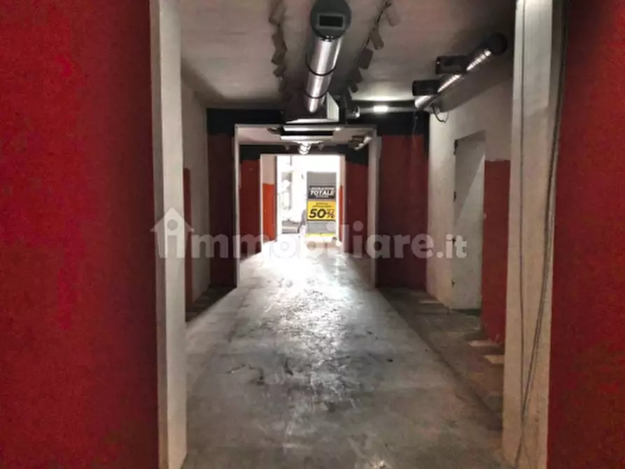 Immagine 6 di Negozio in affitto  in Via Guglielmo Marconi, - a Bologna