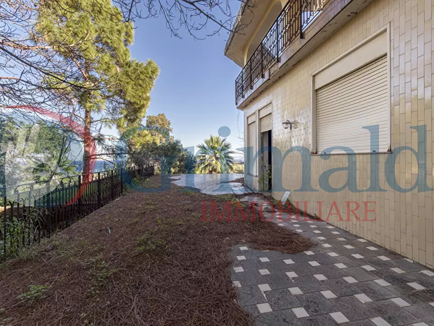 Immagine 32 di Villa in vendita  in Contrada Piano Rocca a Messina