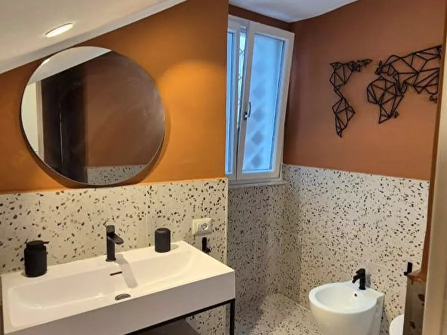 Immagine 25 di Appartamento in vendita  in Corso Umberto I, 178 a Torre Annunziata