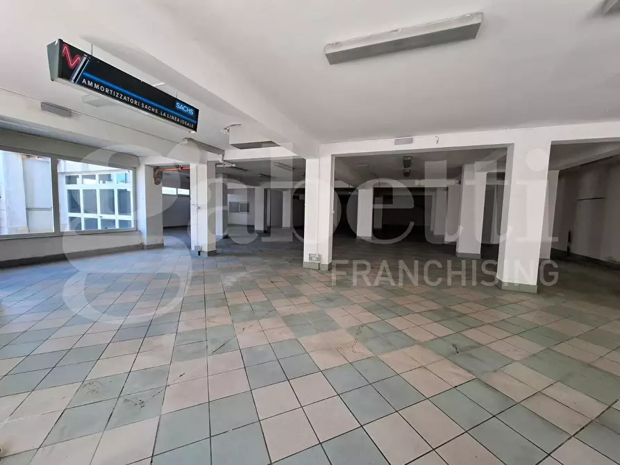 Immagine 19 di Negozio in affitto  in Via Zotone, 45 a Atina