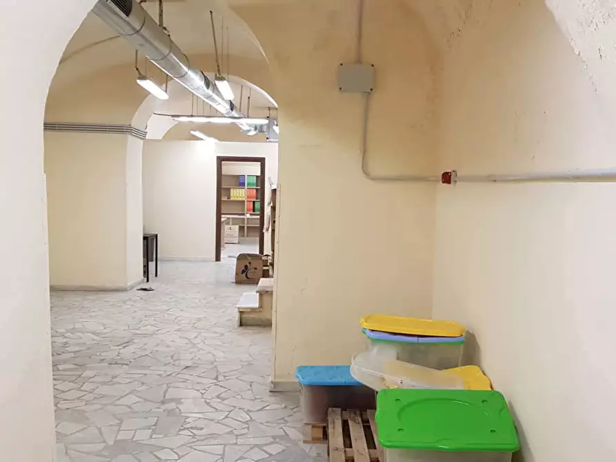 Immagine 6 di Negozio in vendita  in Via Rimini a Napoli