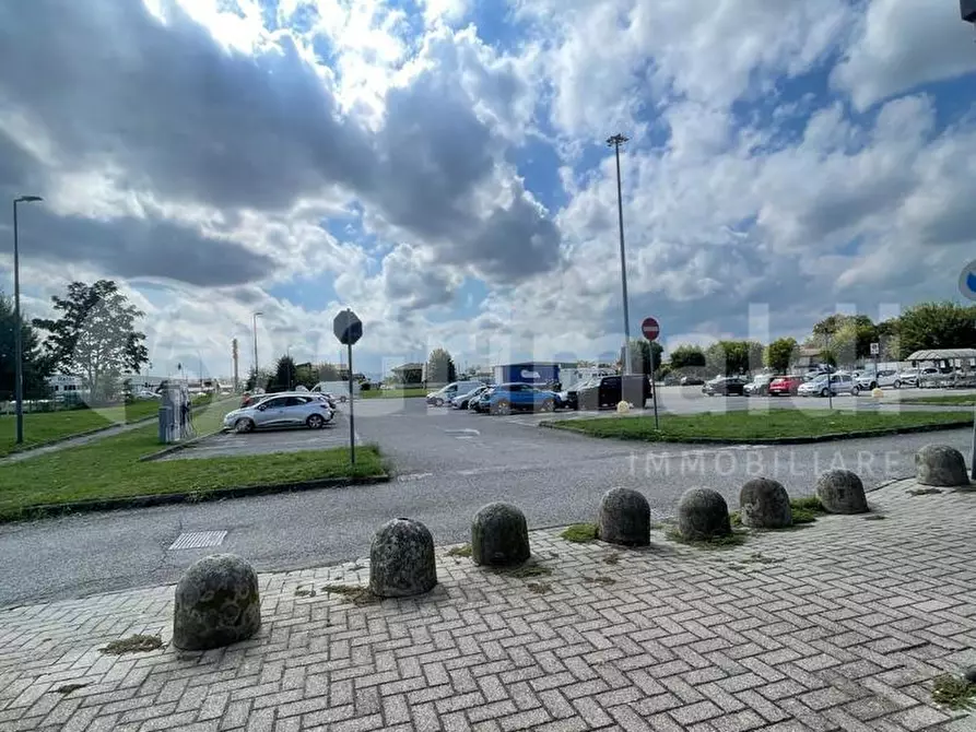 Immagine 23 di Attività commerciale in vendita  in Via Emilia Piacentina, 4 a Castel San Giovanni