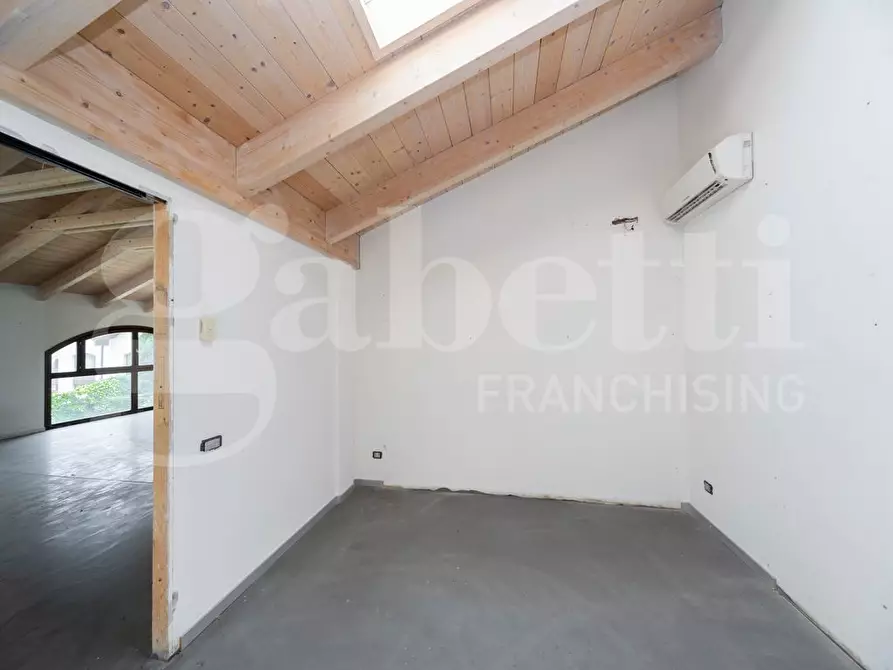 Immagine 9 di Ufficio in vendita  in Via Vezzani, 3 a Bernareggio