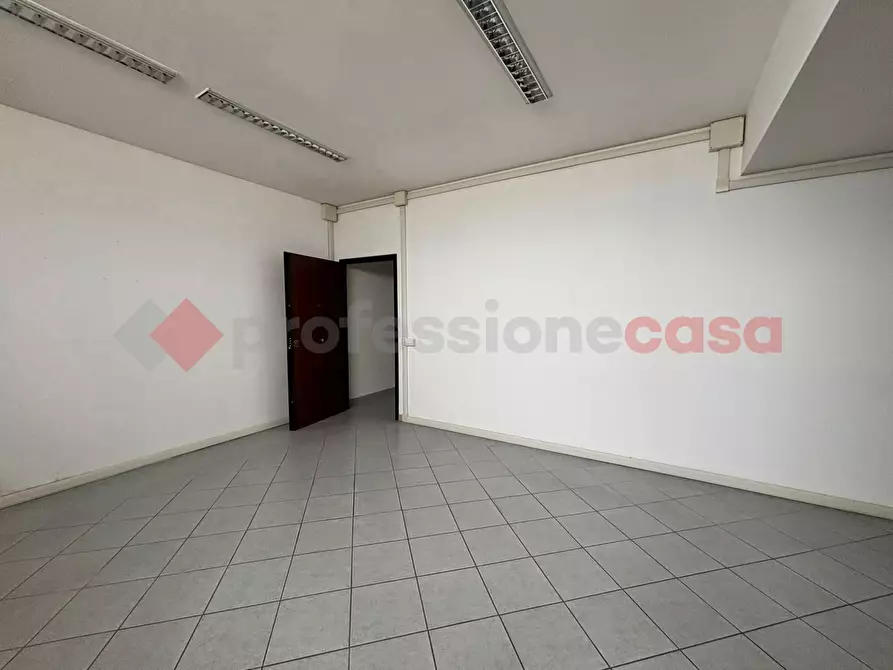Immagine 6 di Magazzino in affitto  in Via Cangiano, 13 a Anagni