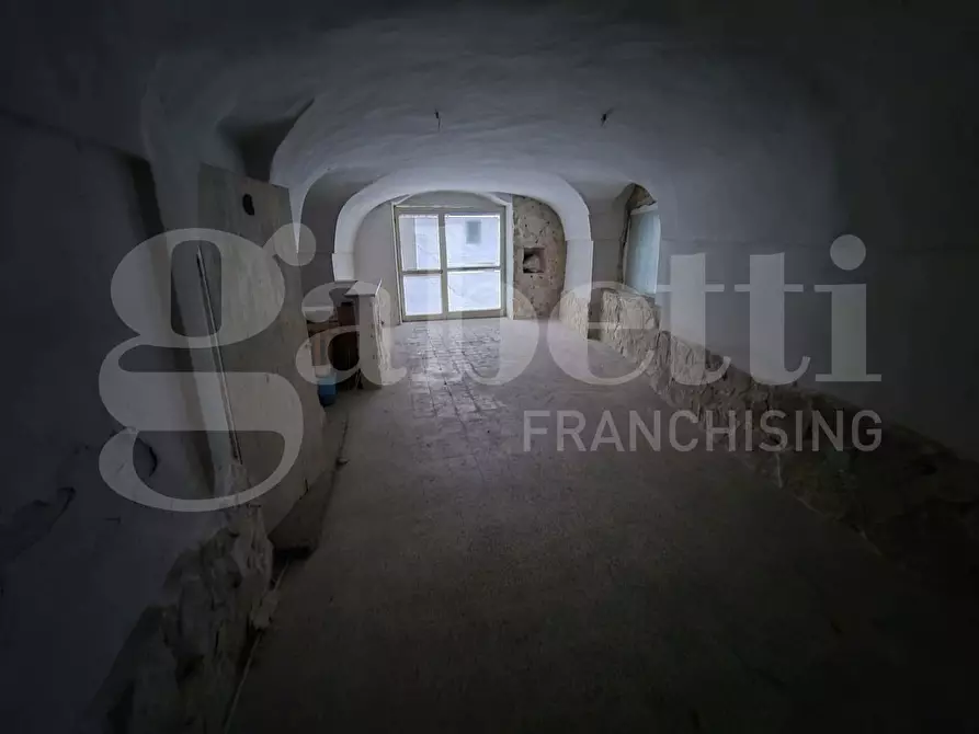 Immagine 7 di Box auto in vendita  in Via Roma a Ostuni