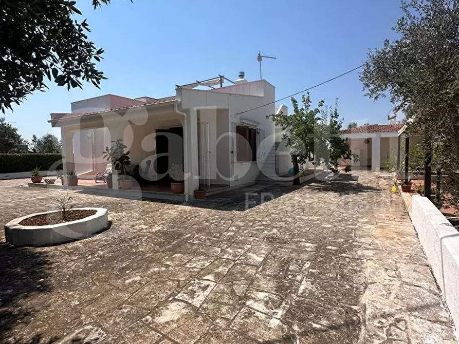 Immagine 1 di Villa in vendita  in Contrada Lamacoppa piccola, sn a Ostuni