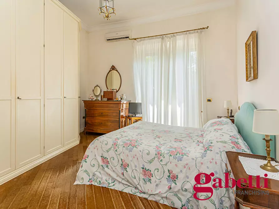 Immagine 13 di Appartamento in vendita  in Via Torquato Tasso, 343 a Napoli