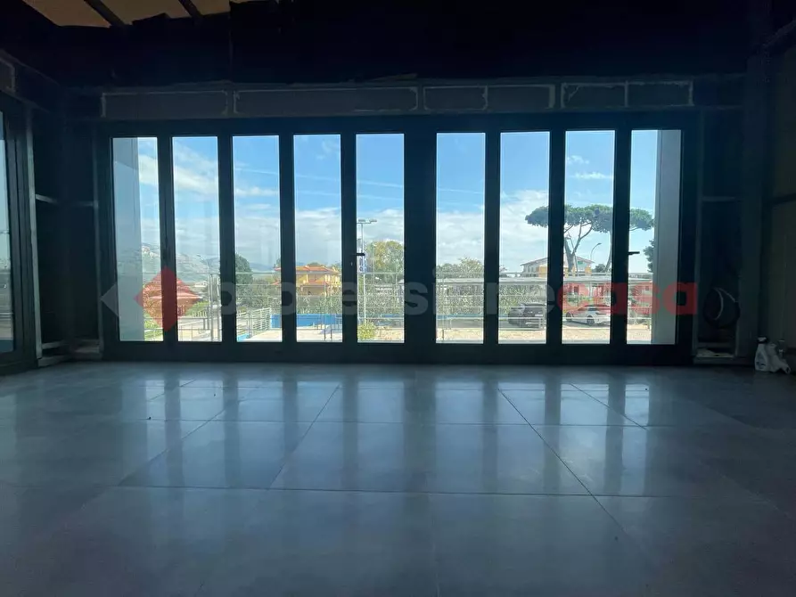 Immagine 4 di Negozio in affitto  in Via PONTINA, 148 a Terracina