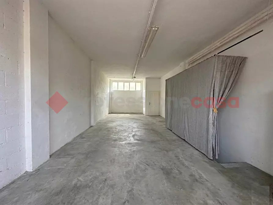 Immagine 3 di Box auto in vendita  in Via San Bernardo a Opera