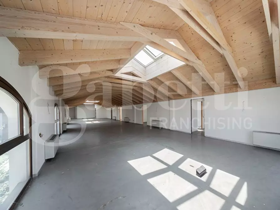 Immagine 2 di Ufficio in vendita  in Via Vezzani, 3 a Bernareggio