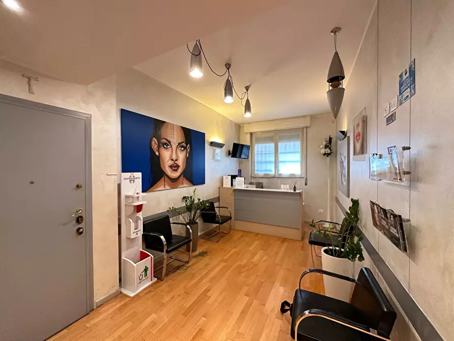 Immagine 2 di Ufficio in vendita  in Via Giovanni Pezzotti, 10 a Milano