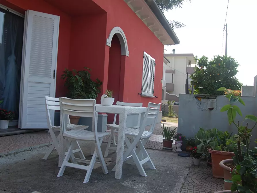 Immagine 6 di Villa in vendita  in Viale CORSICA a Riccione