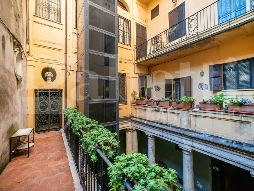 Immagine 11 di Appartamento in vendita  in Via di Parione, 17 a Roma