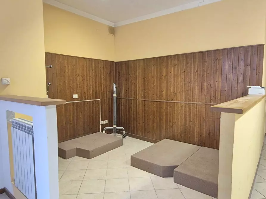 Immagine 2 di Magazzino in vendita  in Via aurelia, 125 a Roma