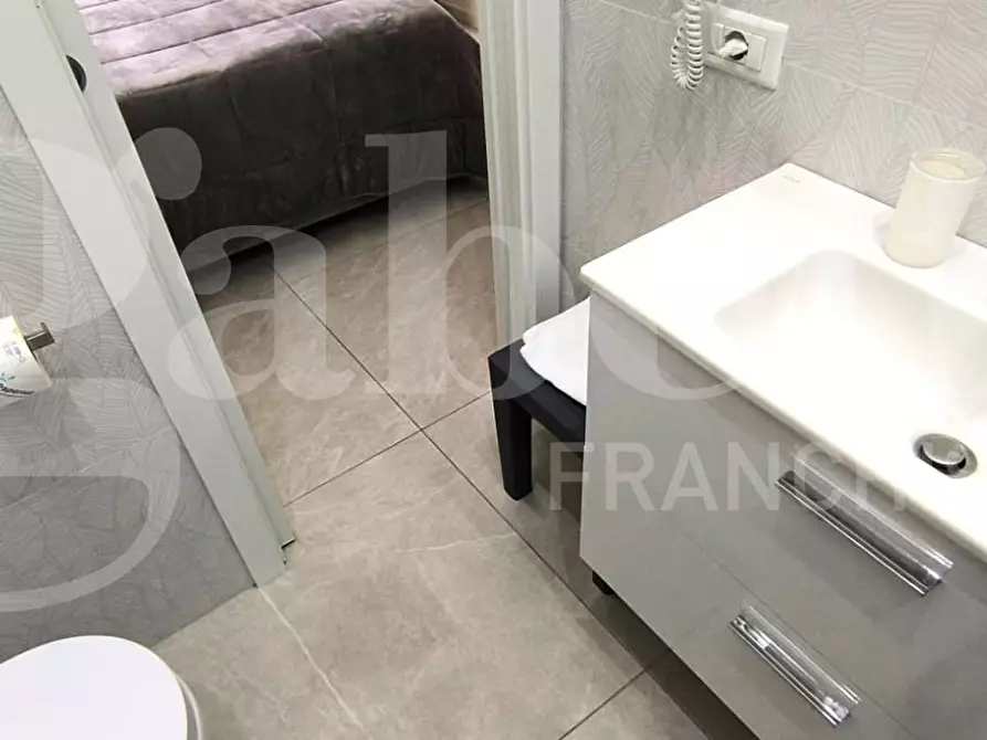 Immagine 14 di Appartamento in vendita  in Corso Garibaldi a Napoli