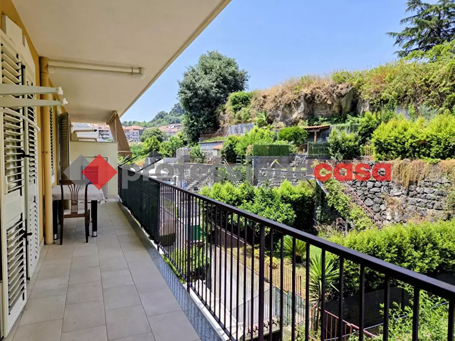 Immagine 19 di Appartamento in vendita  in Via Dottor Antonino Ferlito a Aci Catena