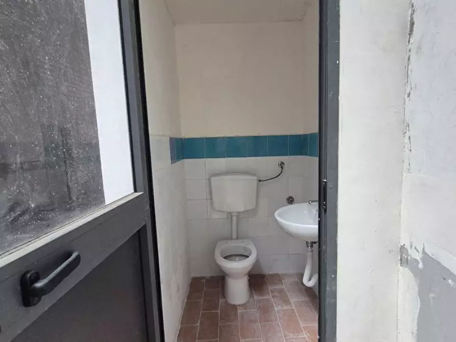 Immagine 9 di Magazzino in affitto  in Via Sant Alfonso de liguori, 71 a Torre Annunziata