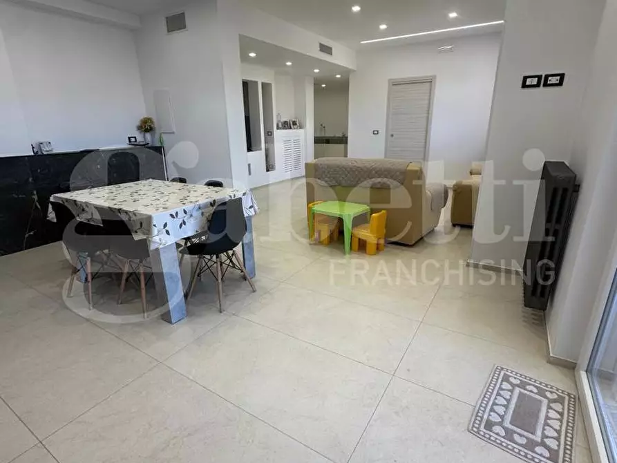 Immagine 15 di Appartamento in vendita  in Via Ten. F.sco Melpignano a Ostuni