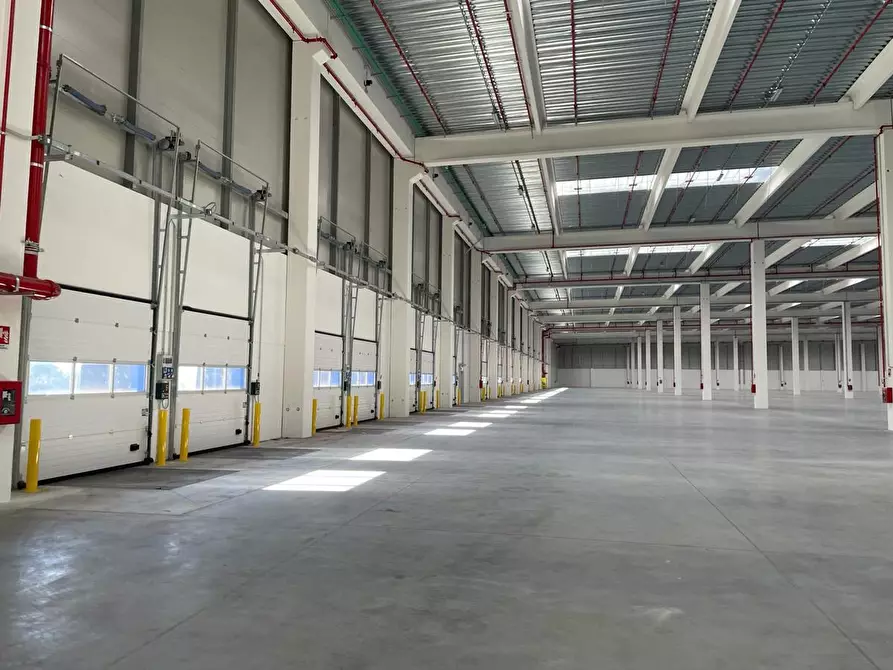 Immagine 2 di Capannone industriale in affitto  in Via fontana del visciolo, 3 a Anagni