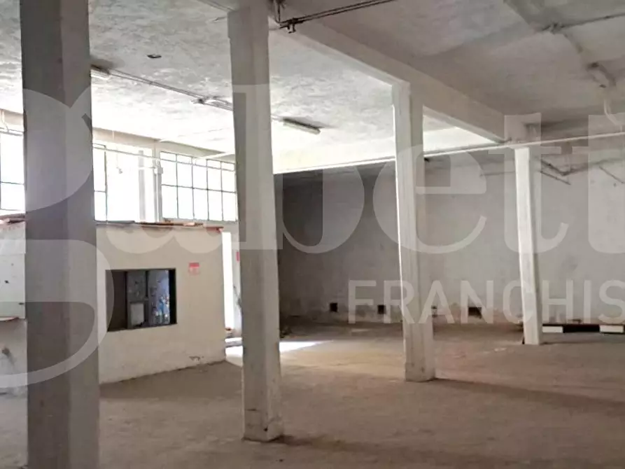 Immagine 16 di Magazzino in vendita  in Via Corigliano Calabro, 27 a Roma