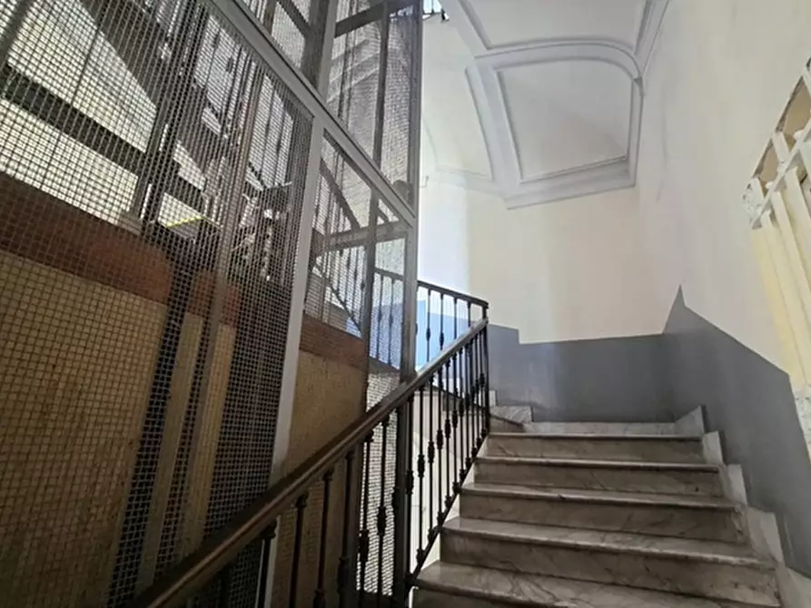 Immagine 7 di Appartamento in vendita  in Piazza Arcangelo Scacchi a Napoli