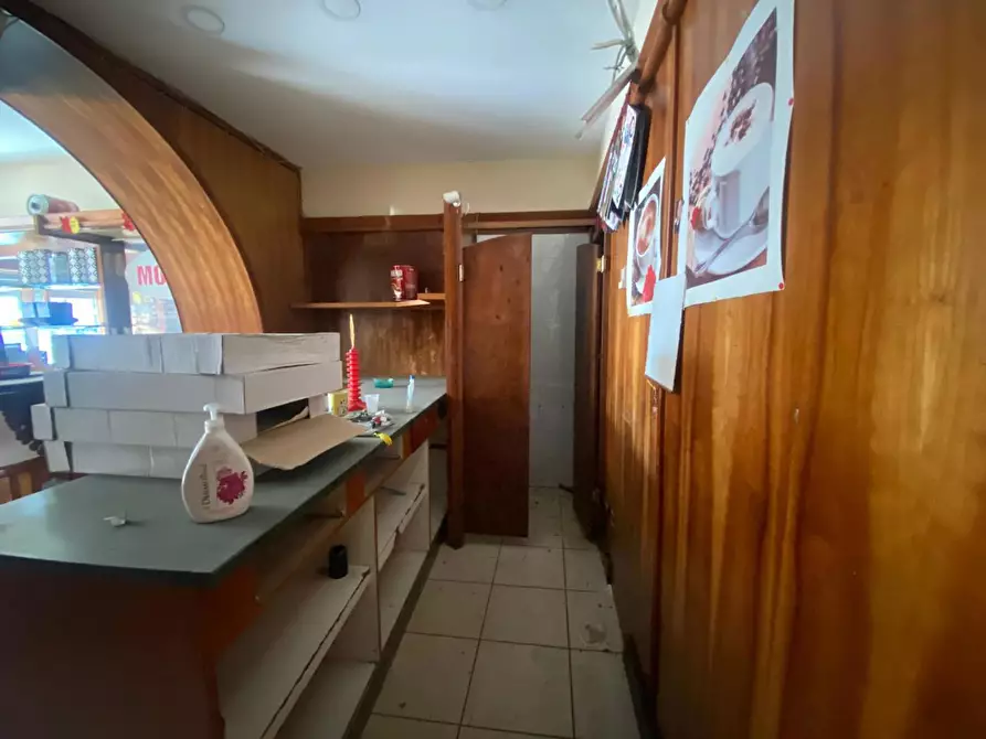 Immagine 3 di Appartamento in vendita  in Via della Stadera, 57 a Napoli