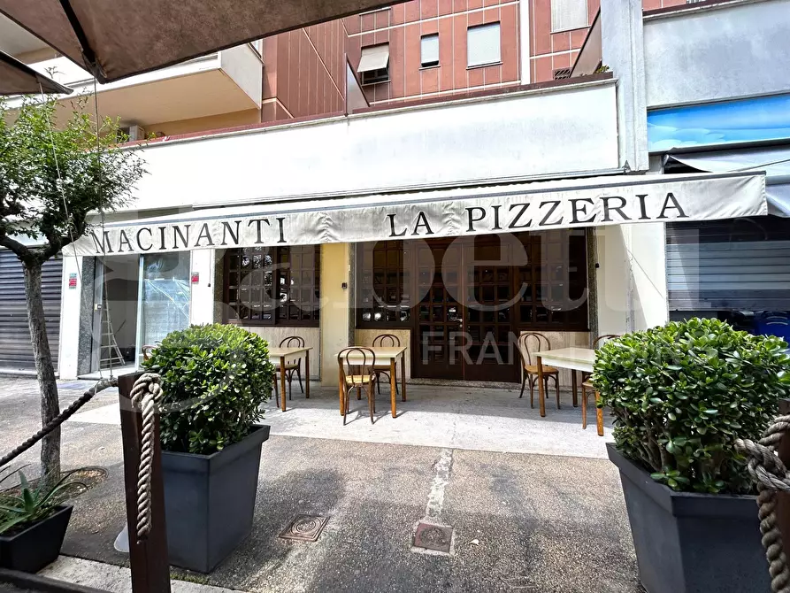 Immagine 2 di Bar / Ristorante in vendita  in Via Elio Vittorini, 45/47 a Roma
