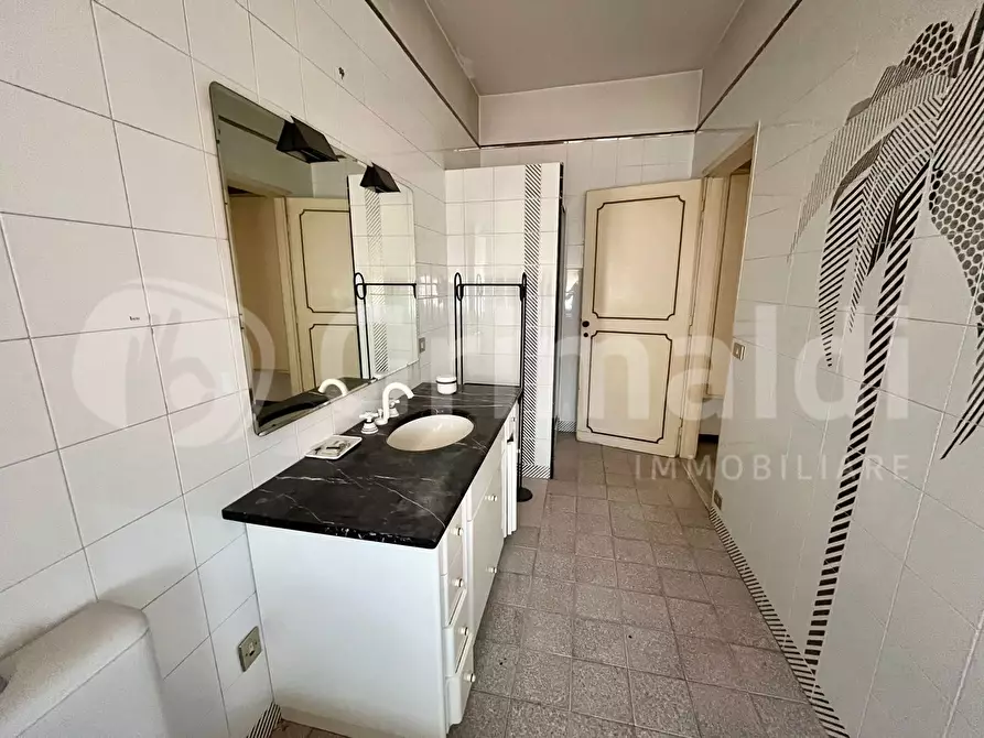 Immagine 24 di Appartamento in vendita  in Via DEMOCRAZIA, 1250 a Massa