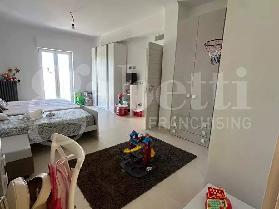 Immagine 18 di Appartamento in vendita  in Via Ten. F.sco Melpignano a Ostuni