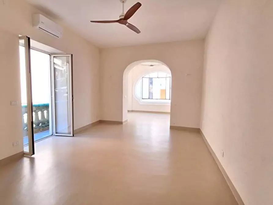 Immagine 12 di Appartamento in vendita  in Vico S. Eframo a Napoli