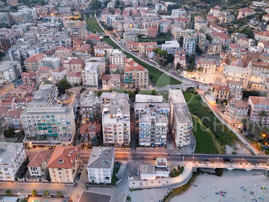 Immagine 16 di Appartamento in vendita  in Via Calvisio a Finale Ligure