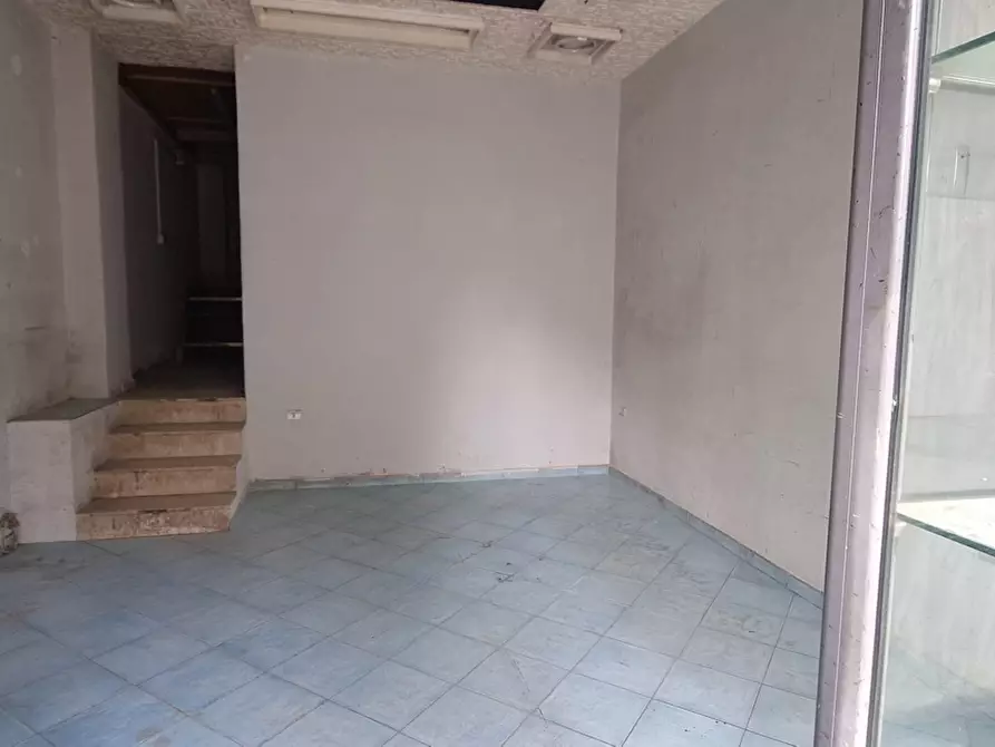 Immagine 4 di Negozio in affitto  in Corso Cavour, 169 a Messina