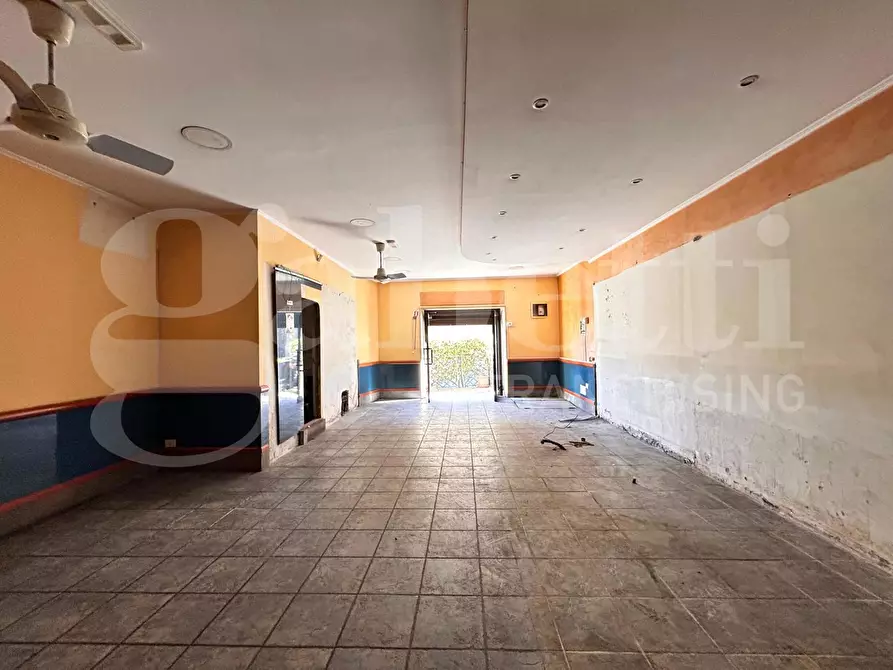 Immagine 14 di Negozio in affitto  in Via Cesare Colizza, 7 a Marino