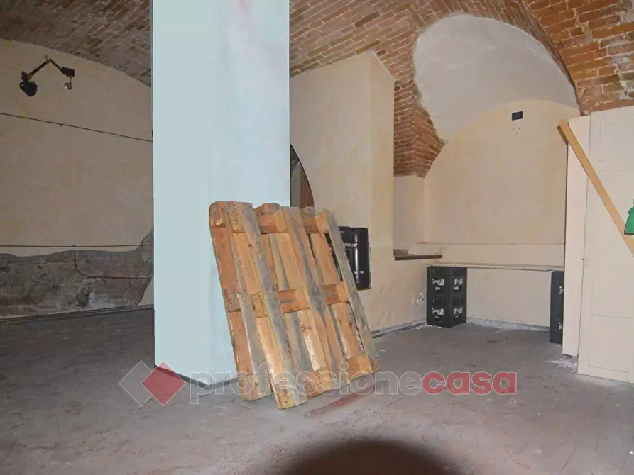 Immagine 11 di Negozio in vendita  in Via Guardabassi a Perugia