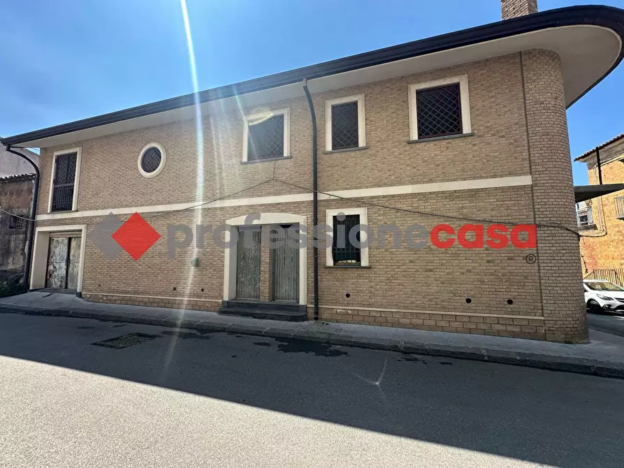 Immagine 30 di Palazzo in vendita  in Via II Retta Levante, 250 a Belpasso